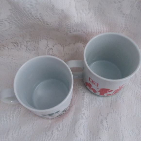 Pair of Vintage Avon Christmas Mugs - Picture 6 of 7